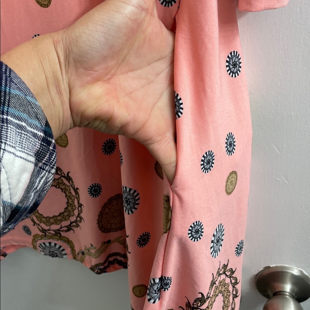White Mark Coral Patterned Tunic - Picture 5 of 9